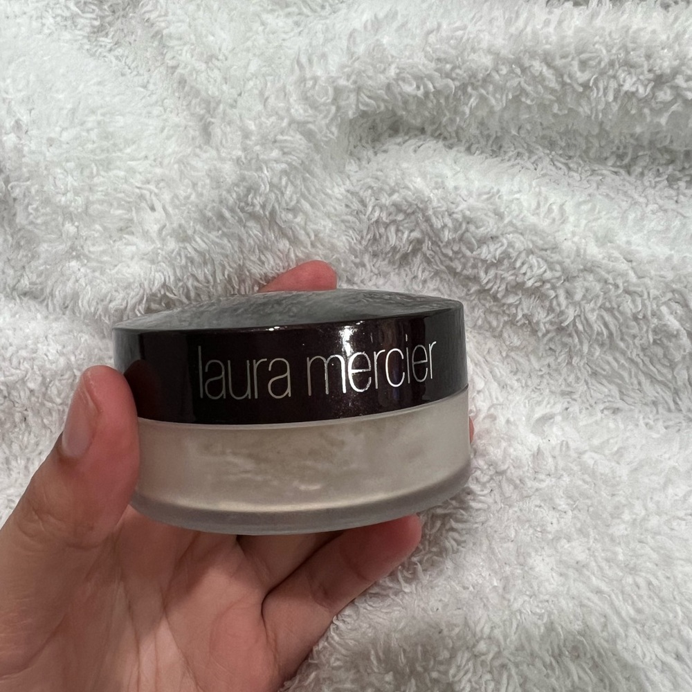 Laura Mercier Mineral Finishing Powder